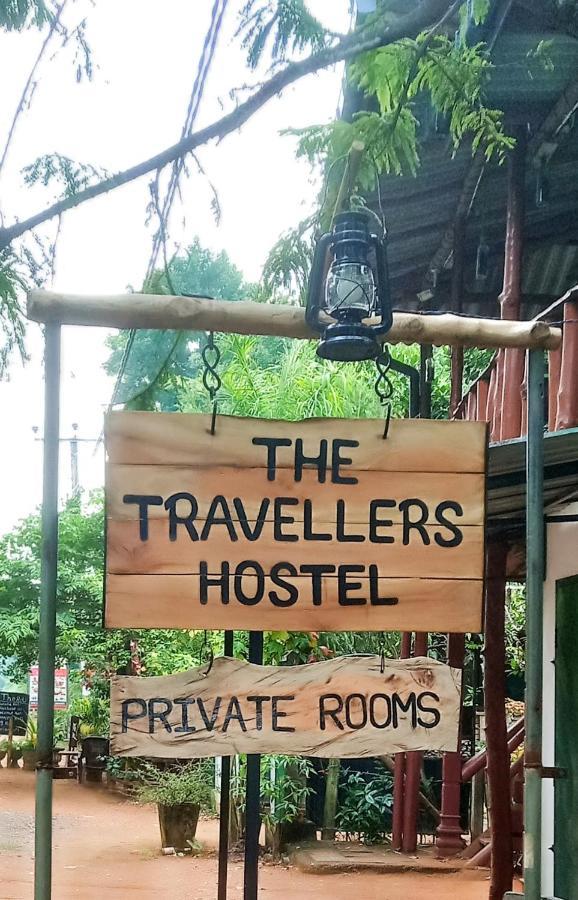 The Traveller'S Hostel & Private Rooms 시기리야 외부 사진