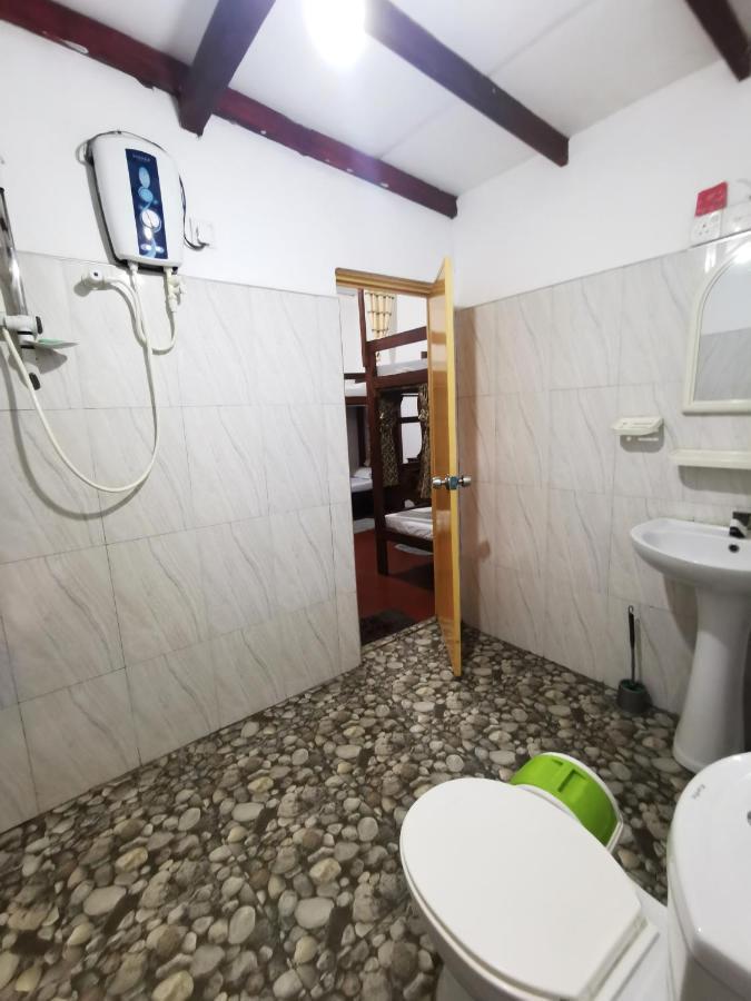 The Traveller'S Hostel & Private Rooms 시기리야 외부 사진